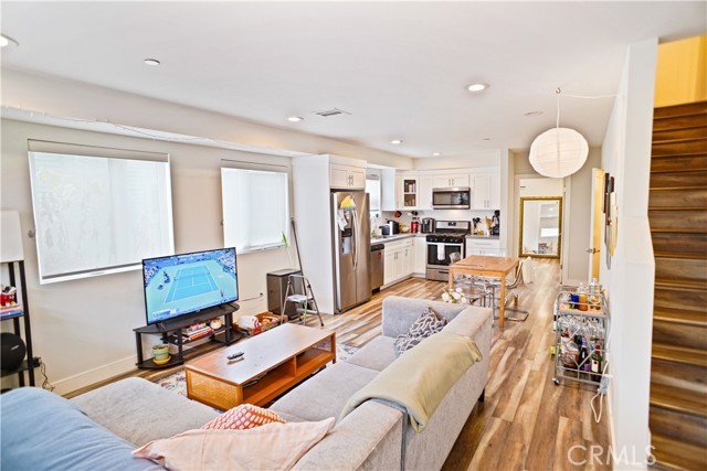Detail Gallery Image 14 of 29 For 803 N Kingsley Dr, Los Angeles,  CA 90029 - – Beds | – Baths