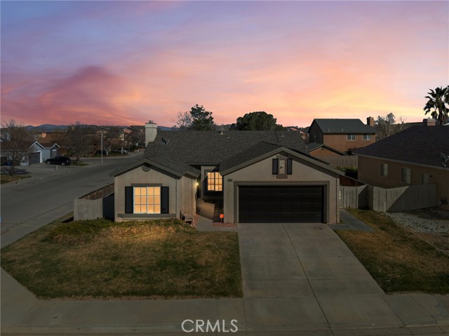 Detail Gallery Image 2 of 34 For 14621 Carob St, Victorville,  CA 92394 - 4 Beds | 3 Baths
