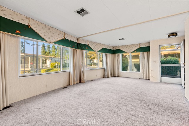 Detail Gallery Image 6 of 41 For 5200 Irvine #401,  Irvine,  CA 92620 - 2 Beds | 2 Baths