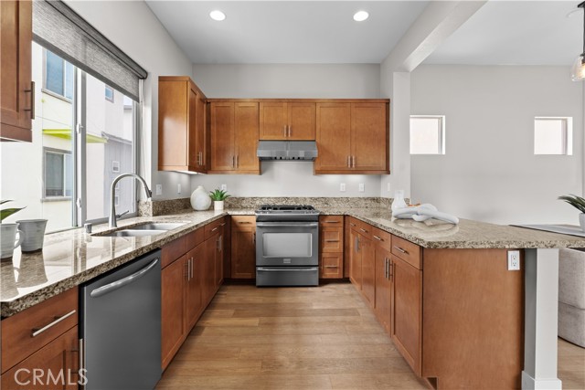 1800 Ocean Court, Costa Mesa CA: https://media.crmls.org/medias/5d2e0e35-148f-407f-acd5-8c1425ea3d52.jpg