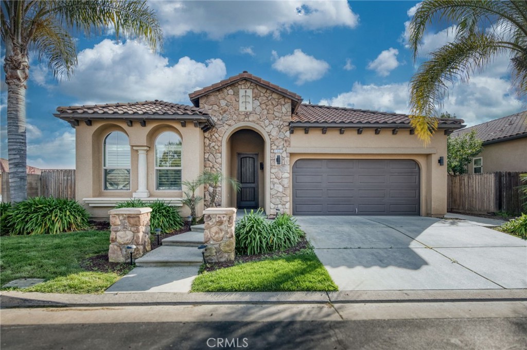 1563 E Via Mirasol