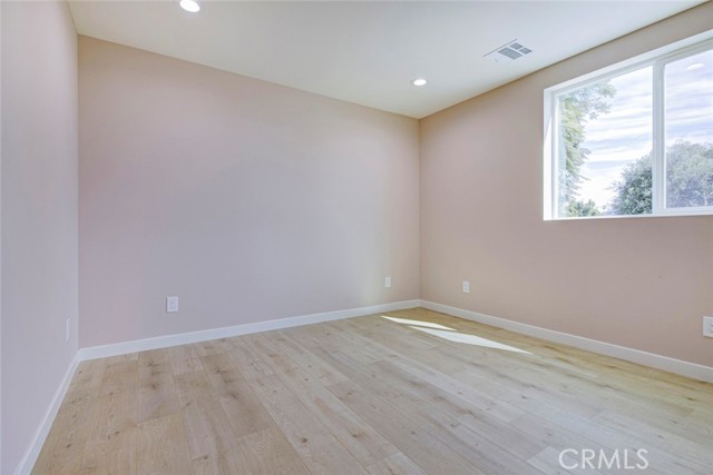 Detail Gallery Image 16 of 25 For 15557 Wyandotte St, Van Nuys,  CA 91406 - 3 Beds | 2 Baths
