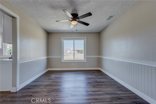 Detail Gallery Image 12 of 62 For 6572 Merced, Oak Hills,  CA 92344 - 4 Beds | 3 Baths