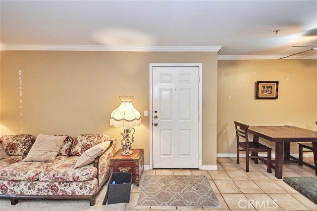 Detail Gallery Image 9 of 36 For 1035 La Terraza Cir #101,  Corona,  CA 92879 - 2 Beds | 2 Baths