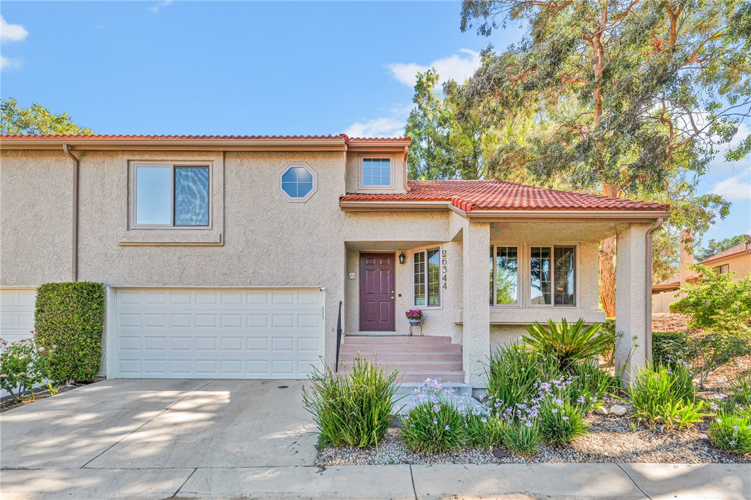 Detail Gallery Image 1 of 43 For 26344 Rainbow Glen Dr, Newhall,  CA 91321 - 2 Beds | 2 Baths