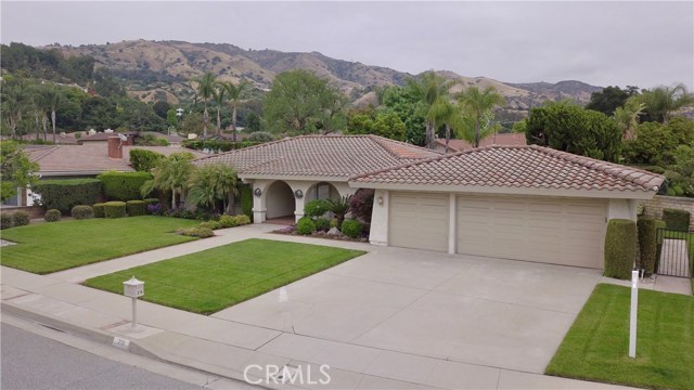 218 N Heritage Oak Dr, Glendora, CA 91741