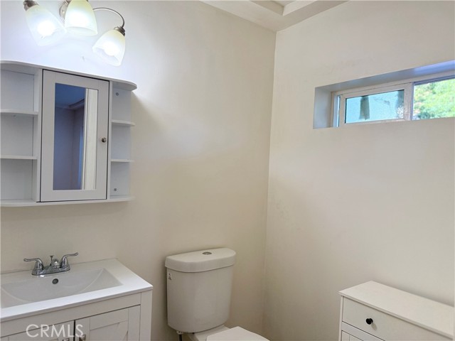 Detail Gallery Image 6 of 13 For 22942 Cass Ave, Woodland Hills,  CA 91364 - 0 Beds | 1 Baths