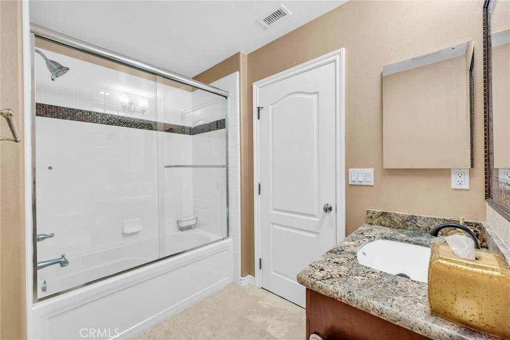 MLS #OC25275903 image #35