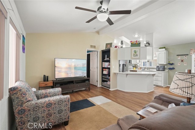 Detail Gallery Image 7 of 27 For 11401 Topanga #73,  Chatsworth,  CA 91311 - 3 Beds | 2 Baths