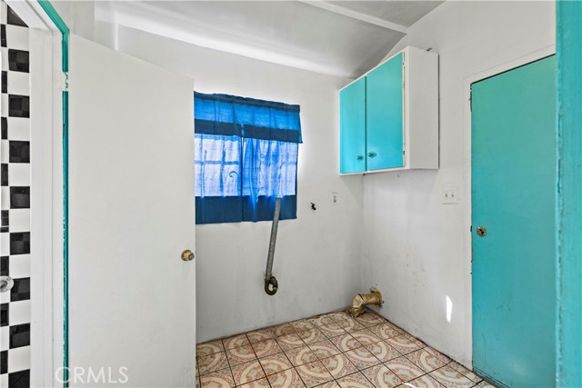 Detail Gallery Image 17 of 44 For 3439 6th Avenue, Los Angeles,  CA 90018 - 4 Beds | 1/1 Baths