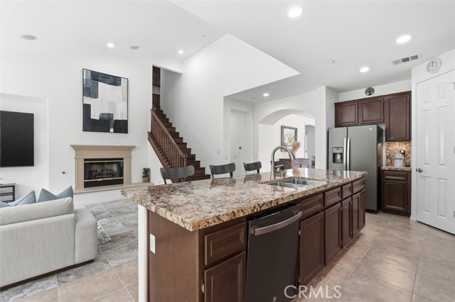 Detail Gallery Image 10 of 43 For 5244 Huckleberry Oak, Simi Valley,  CA 93063 - 5 Beds | 3 Baths