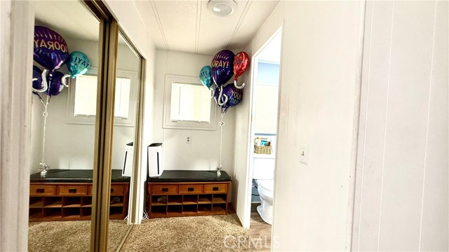 25521 Lincoln Avenue, Hemet CA: https://media.crmls.org/medias/5d31da44-30d5-4fee-b3c5-1ba4eccdc660.jpg