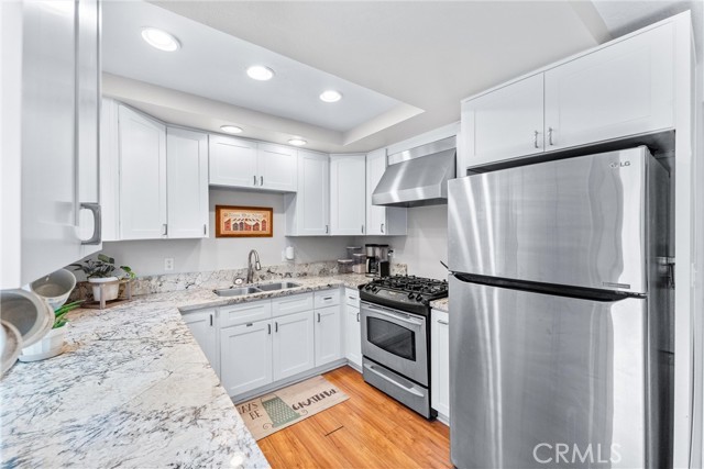 Detail Gallery Image 11 of 29 For 1121 E 1st St, Tustin,  CA 92780 - 2 Beds | 1/1 Baths
