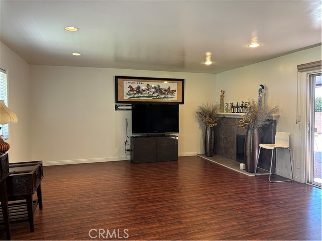 Detail Gallery Image 3 of 23 For 2032 E Fern Dr, Fullerton,  CA 92831 - 3 Beds | 2 Baths