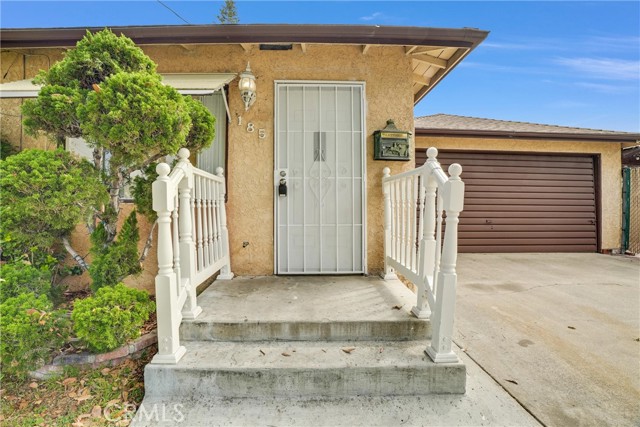 Detail Gallery Image 2 of 23 For 185 S. Bush St, Orange,  CA 92868 - 2 Beds | 1 Baths