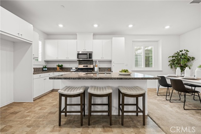 Detail Gallery Image 9 of 20 For 5603 Kate Way #4,  Fontana,  CA 92336 - 4 Beds | 3 Baths