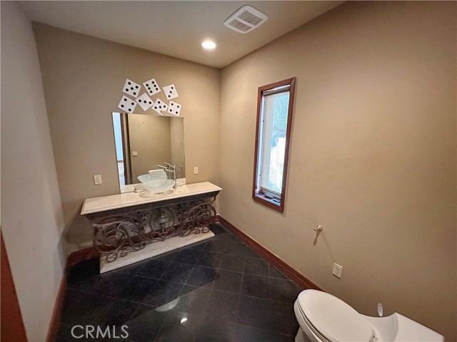 5077 Schumacher Road, Calabasas CA: https://media.crmls.org/medias/5d349b52-a1df-4a0e-848d-c6117cb18146.jpg
