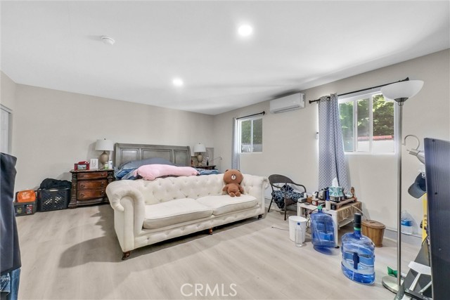 Detail Gallery Image 13 of 26 For 1451 W 10th St, Pomona,  CA 91766 - 4 Beds | 3 Baths