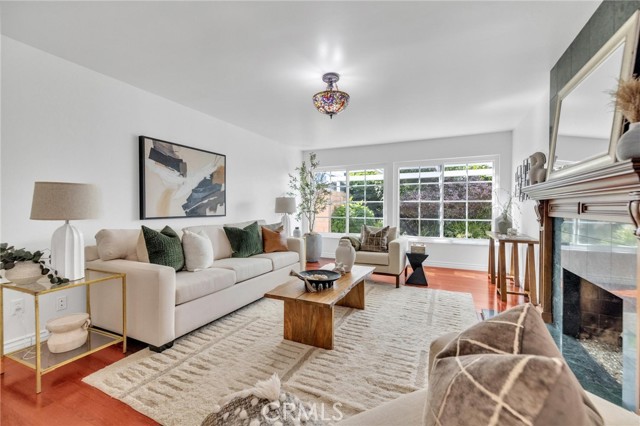 Detail Gallery Image 11 of 56 For 2913 Redwood Ave, Costa Mesa,  CA 92626 - 3 Beds | 2 Baths