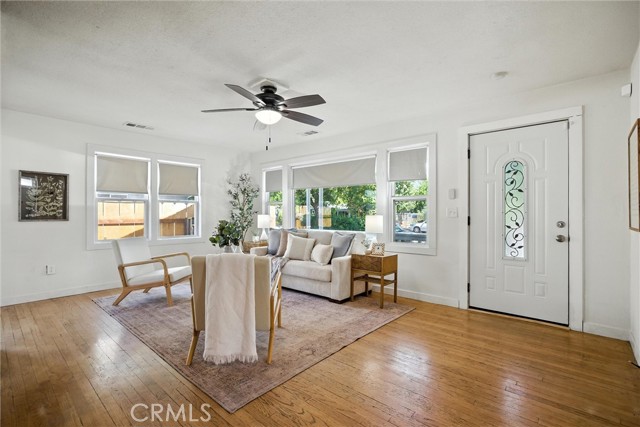 Detail Gallery Image 10 of 24 For 324 W 16th St, Chico,  CA 95928 - 3 Beds | 2 Baths
