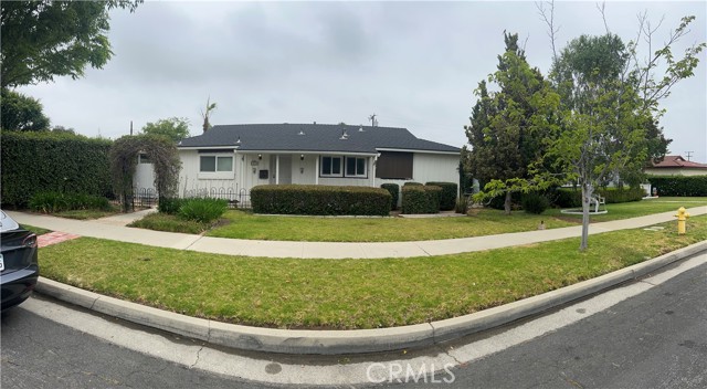 Detail Gallery Image 1 of 10 For 927 Alta Loma Drive, Corona,  CA 92882 - 3 Beds | 2 Baths