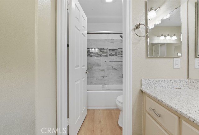 1372 Old Trail DR, Corona CA: https://media.crmls.org/medias/5d368988-e551-45f8-8515-856f4d17c77b.jpg