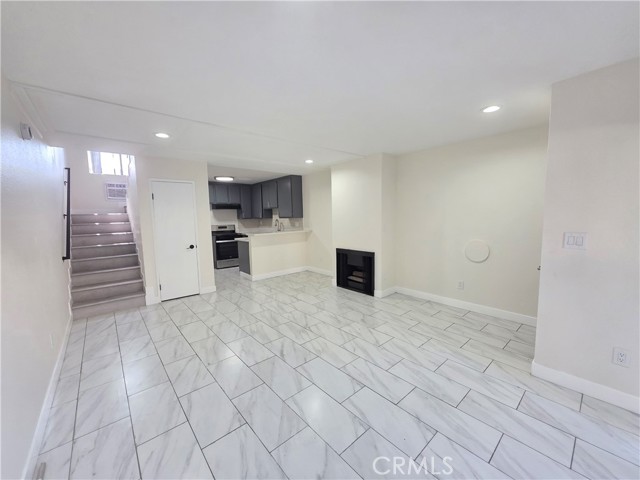 Detail Gallery Image 4 of 20 For 6911 Woodley #107,  Van Nuys,  CA 91406 - 1 Beds | 1 Baths