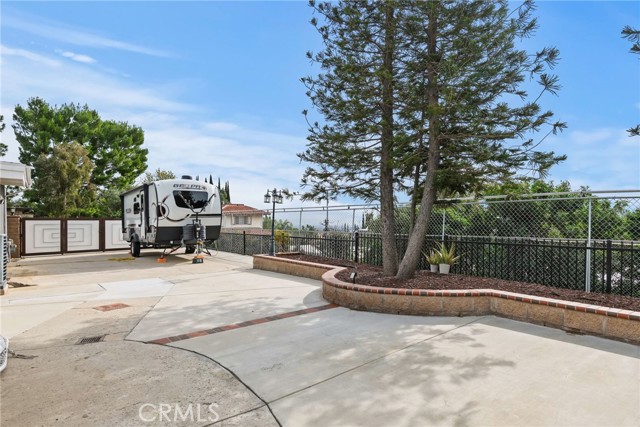 Detail Gallery Image 2 of 30 For 12601 Daryl, Granada Hills,  CA 91344 - 5 Beds | 3 Baths