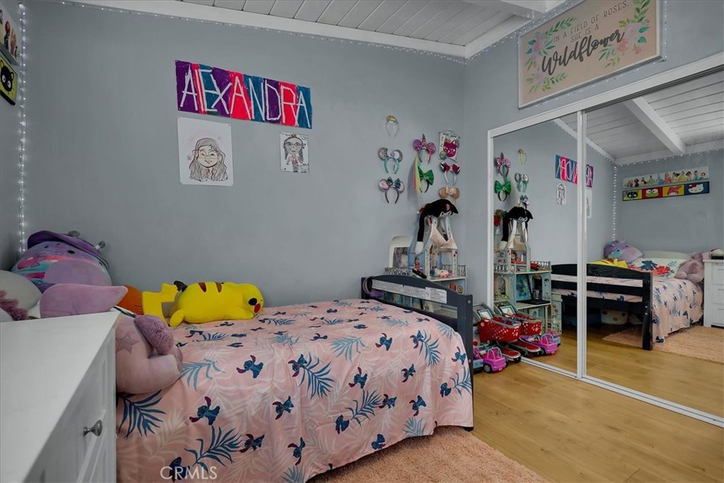 https://media.crmls.org/medias/5d380656-924d-4eb4-b66d-02a38234a17a.jpg?preset=X-Large