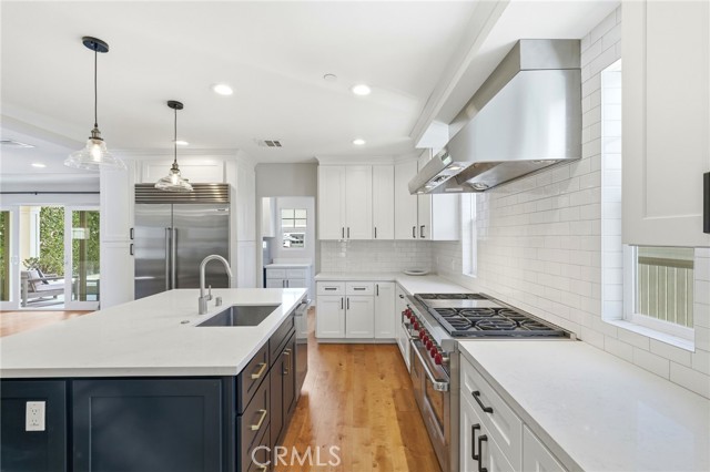 Detail Gallery Image 14 of 57 For 2311 W Clark Ave, Burbank,  CA 91506 - 4 Beds | 4/1 Baths