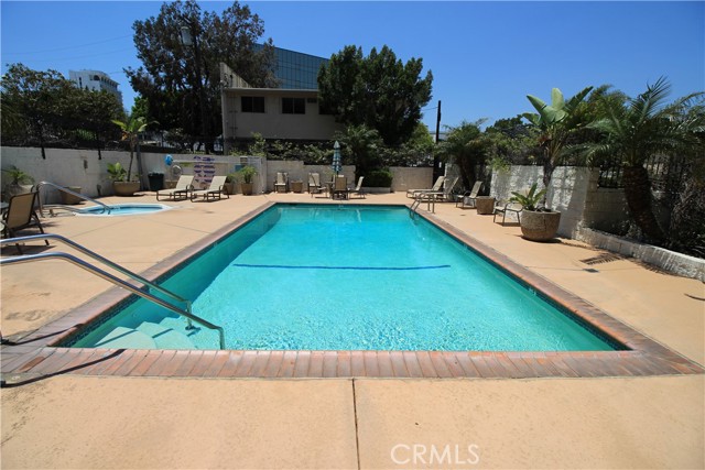 1115 S Elm Drive, Los Angeles CA: https://media.crmls.org/medias/5d3912db-2d92-481e-bd7e-1618a2f3b191.jpg