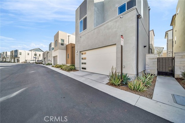 27216 Coyote Bush Court, Valencia CA: https://media.crmls.org/medias/5d3a1842-6a22-4017-8f8f-7204965e0fff.jpg