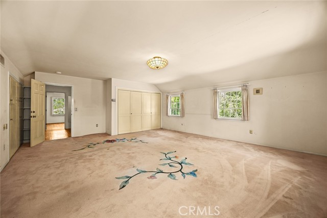 85 S San Rafael Avenue, Pasadena CA: https://media.crmls.org/medias/5d3a9584-7111-46f9-be27-cf4eaab07a57.jpg