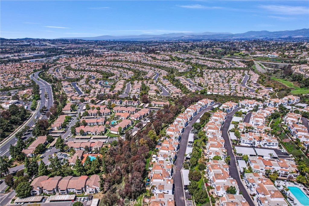 https://media.crmls.org/medias/5d3aa8d3-f604-44a3-b637-7079caf2552e.jpg?preset=X-Large