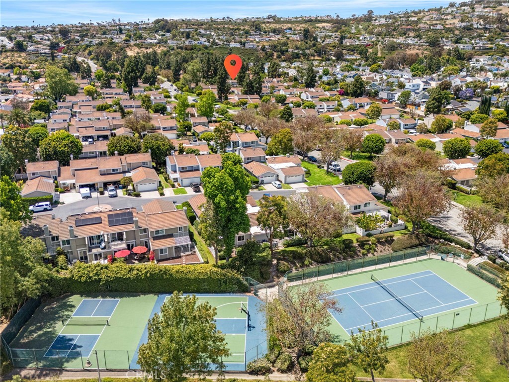 https://media.crmls.org/medias/5d3afcf2-b472-4f95-b450-0a2e44ea1940.jpg?preset=X-Large