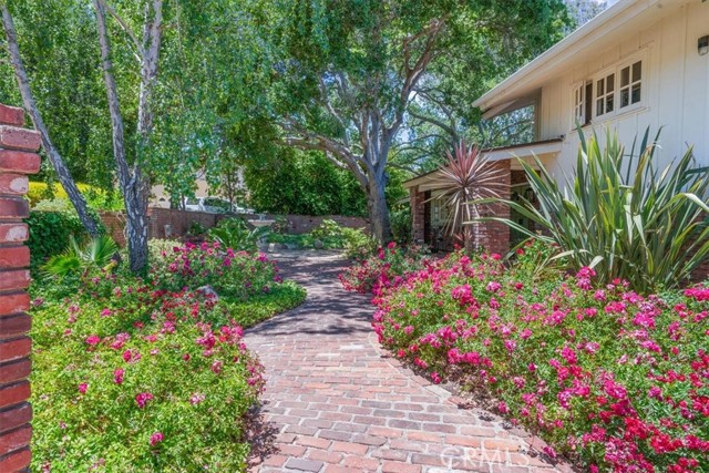 2355 Lake Marie Drive, Santa Maria CA: https://media.crmls.org/medias/5d3b14bb-4c36-45a3-82de-36b0447e3498.jpg