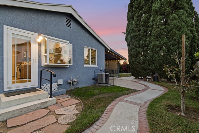 10623 Gothic Avenue photo 15