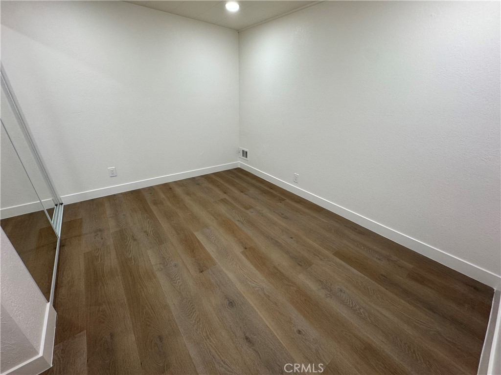 https://media.crmls.org/medias/5d3bcccc-fbe3-4d0d-9e19-330c3b71f2d5.jpg?preset=X-Large