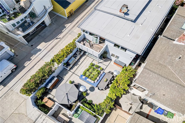 316 5th Street, Manhattan Beach CA: https://media.crmls.org/medias/5d3ce083-738d-428c-907a-531e86724a53.jpg