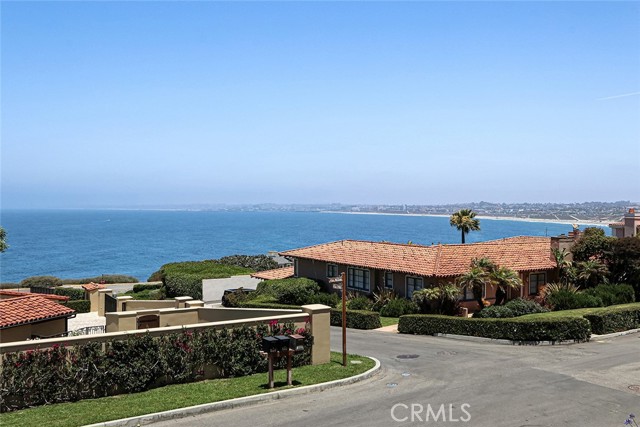 556 Via Media, Palos Verdes Estates CA: https://media.crmls.org/medias/5d3d233b-878b-4da4-8ba0-d6c0a40dae5b.jpg