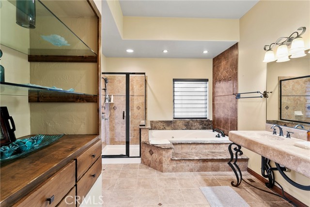 858 Fox Tower Way, Big Bear Lake CA: https://media.crmls.org/medias/5d3da4fb-7faa-4d31-97e6-a4331d21c135.jpg