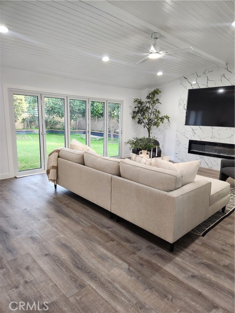 Detail Gallery Image 18 of 35 For 1626 E 15th St, Santa Ana,  CA 92701 - 4 Beds | 2 Baths