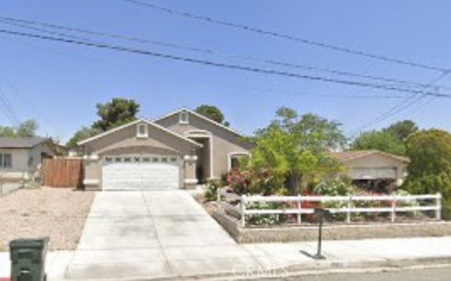 Detail Gallery Image 2 of 27 For 16312 Molino, Victorville,  CA 92395 - 3 Beds | 2 Baths