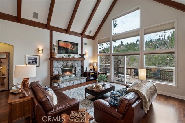 Detail Gallery Image 5 of 53 For 1254 Calgary, Lake Arrowhead,  CA 92352 - 4 Beds | 3/1 Baths