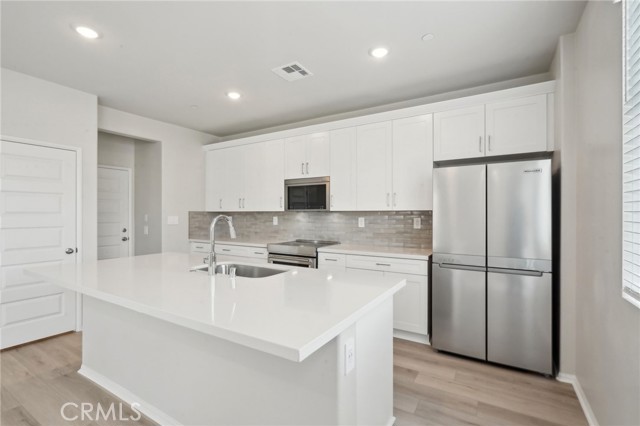 Detail Gallery Image 10 of 40 For 2099 Zest St, Redlands,  CA 92374 - 4 Beds | 3 Baths