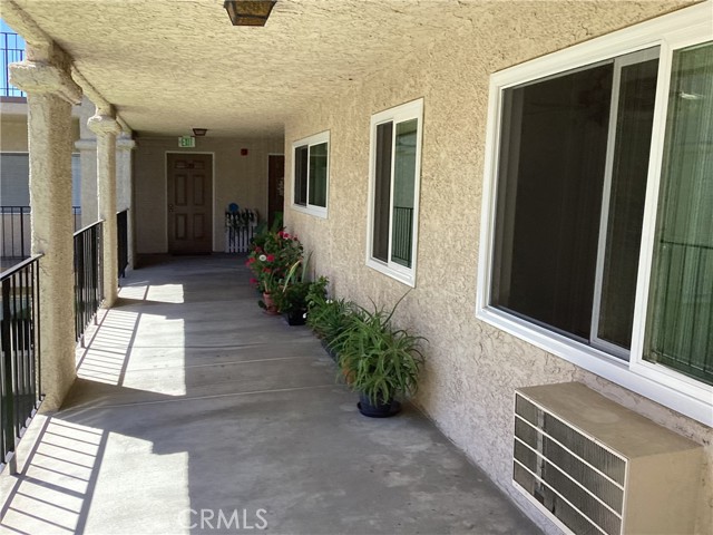 Detail Gallery Image 14 of 42 For 3010 Montrose #17,  Glendale,  CA 91214 - 1 Beds | 1 Baths