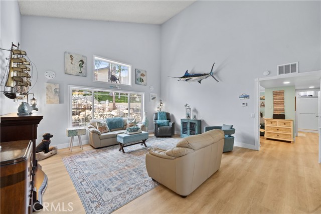 25261 Grissom Road, Laguna Hills CA: https://media.crmls.org/medias/5d404dc1-73f5-4b2f-8f85-f69bd577763d.jpg
