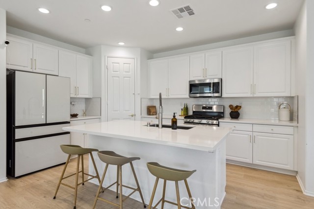 Detail Gallery Image 7 of 56 For 489 Berrybush St, Hemet,  CA 92543 - 3 Beds | 2 Baths