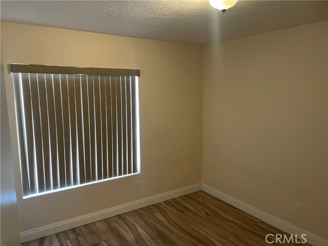 Detail Gallery Image 6 of 8 For 16491 Silica Dr, Victorville,  CA 92395 - 3 Beds | 2 Baths