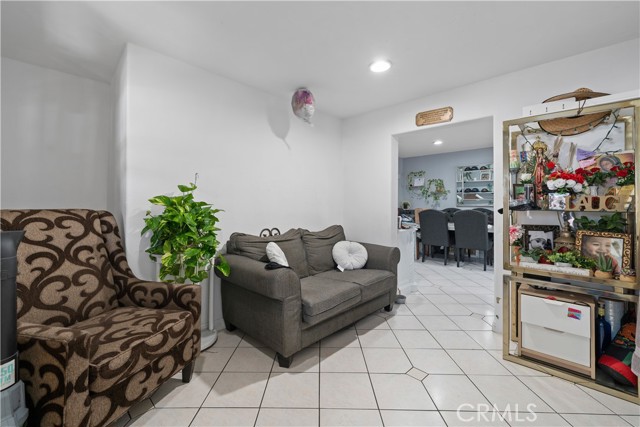 Image 10 of 60 For 930 Birch Street